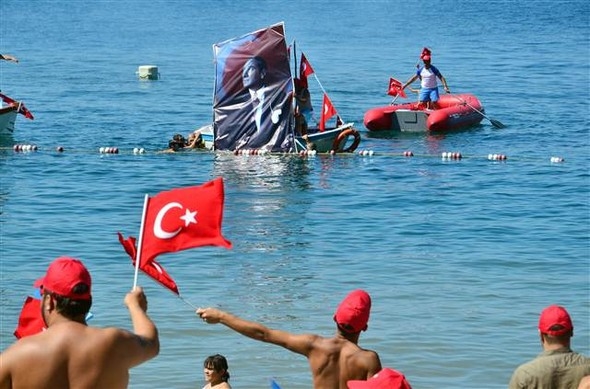 Ertelenen bayram Kapuz Plajı'nda kutlandı 16