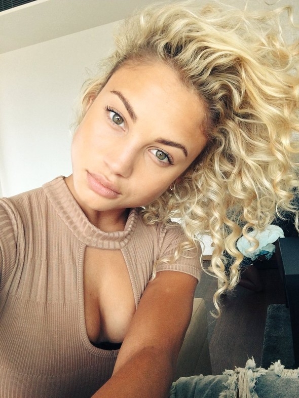 Rose Bertram'dan Fenerbahçe taraftarına tepki! 13