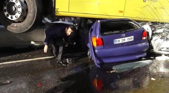 Metrobüste feci kaza, olay yerinden ilk görüntüler 9