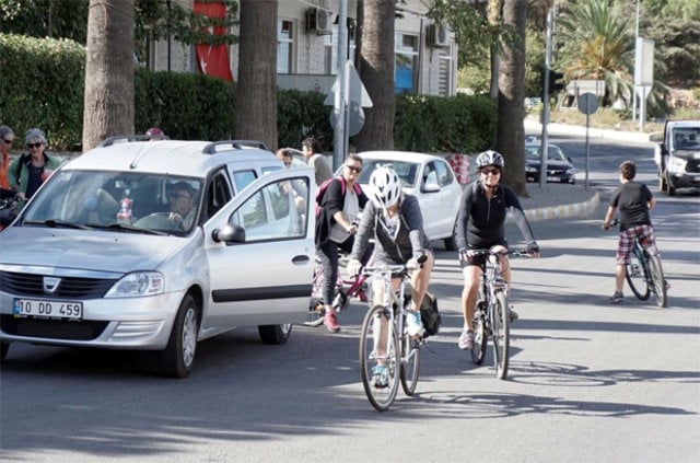 Ayşegül Terzi için İstanbul'da şortlu eylem 18