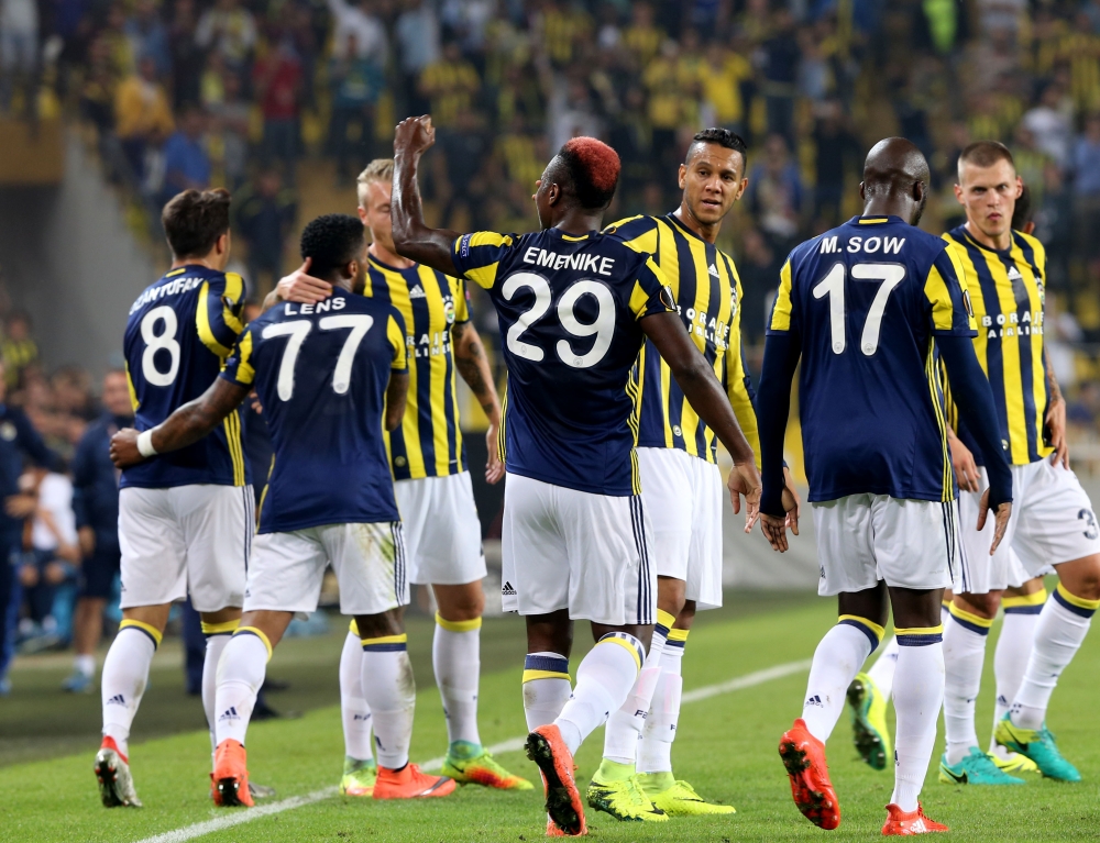 Emenike ve Sow'dan ilginç sevinç 11