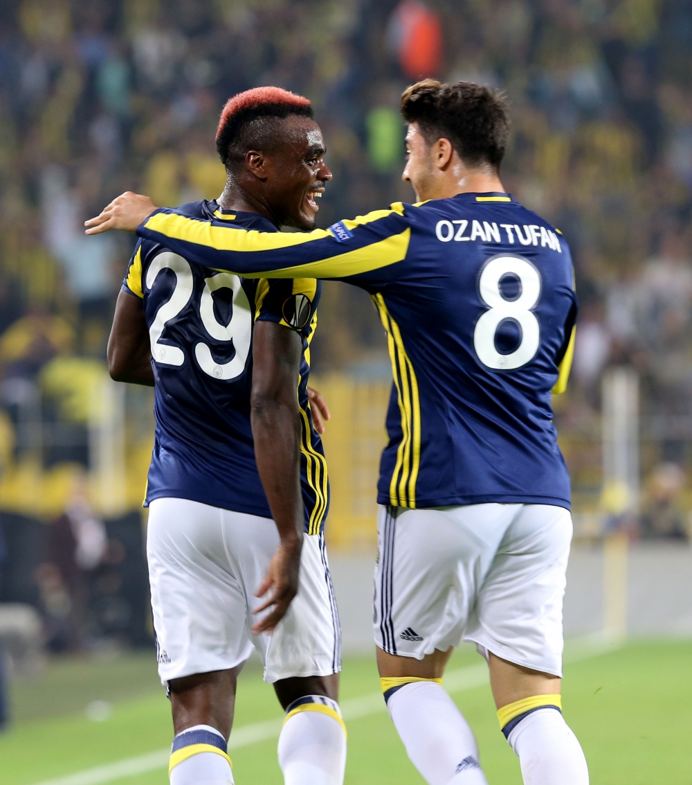 Emenike ve Sow'dan ilginç sevinç 4