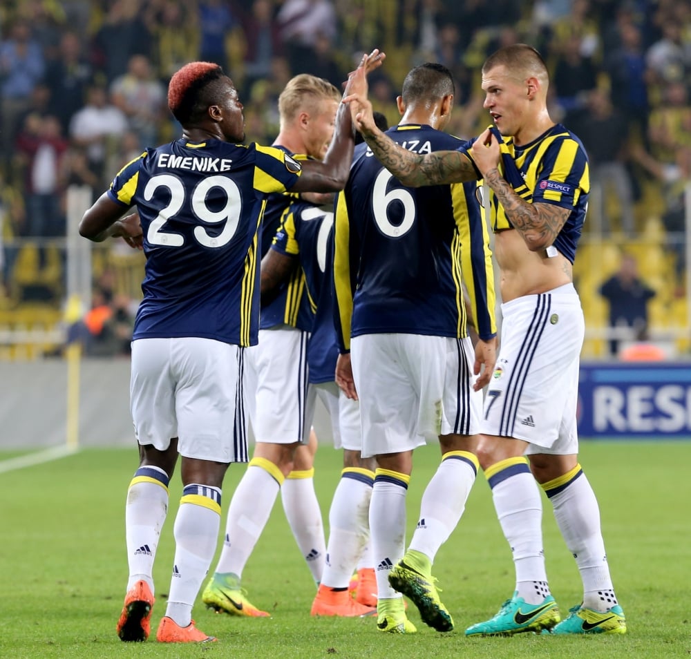 Emenike ve Sow'dan ilginç sevinç 8