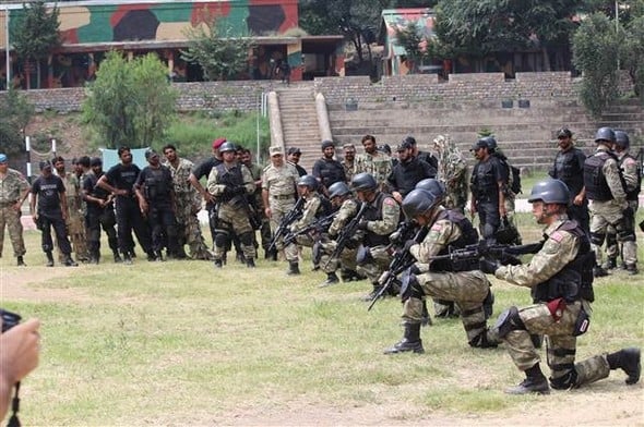 Şehit Halisdemir'in hiç bilinmeyen o fotoğrafları 13