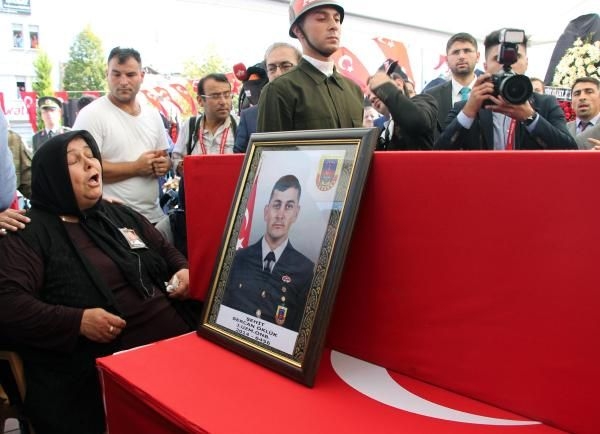 Fatsa şehidini 15 bin kişi uğurladı 11