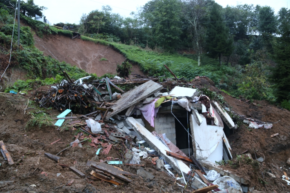 Rize'de heyelan can aldı 2