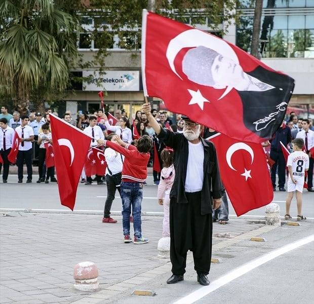 Türkiye'de Cumhuriyet coşkusu 13