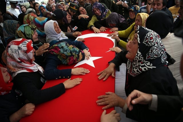 Şehit annesi: "O kadar minyondu ki kamuflaj bol geliyordu" 4