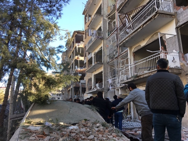 Diyarbakır'daki patlamadan ilk görüntüler 14