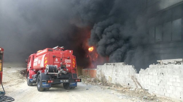 İstanbul'da büyük yangın! 11