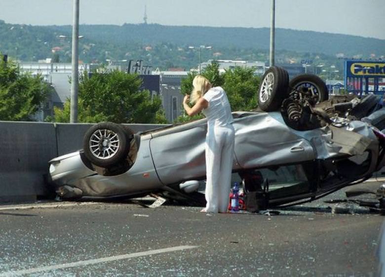 Kadınların otomobillerle ilginç anları 22