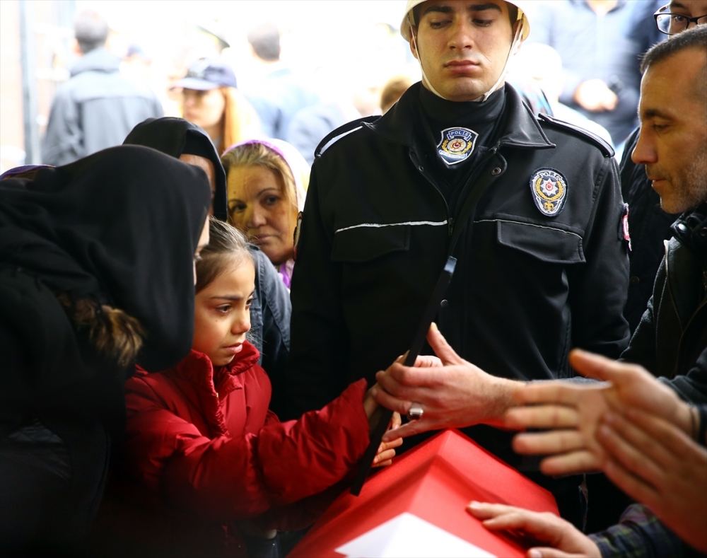 Ülkücü şehidin oğlu Erdoğan’a böyle baktı 6