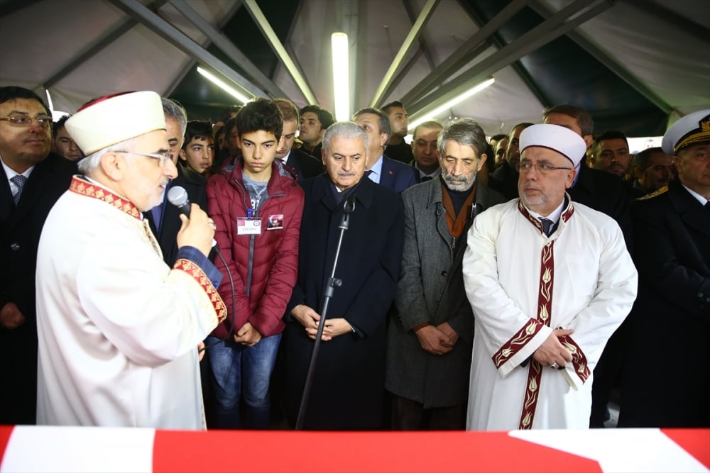 Ülkücü şehidin oğlu Erdoğan’a böyle baktı 8