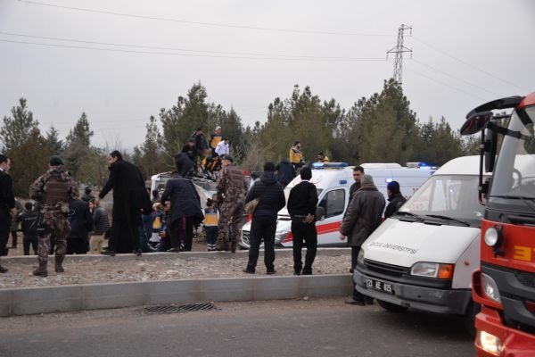 Hain saldırı sırasında polisin silahını böyle çaldı 6