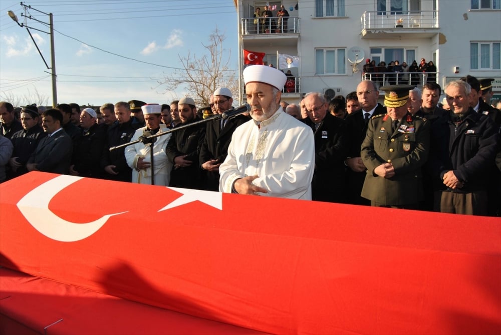 El Bab şehidi gözyaşlarıyla uğurlandı 5