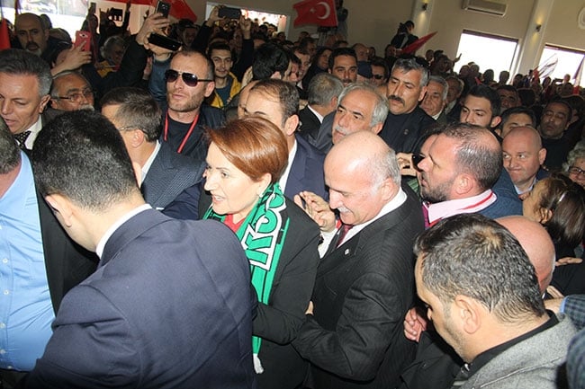 Akşener'in toplantısından en çarpıcı kareler 5