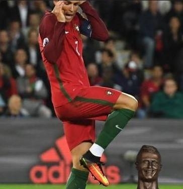 Sosyal medya Ronaldo'nun heykelini konuşuyor 12