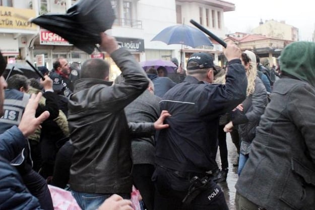 YSK protestolarına polis müdahalesi 1