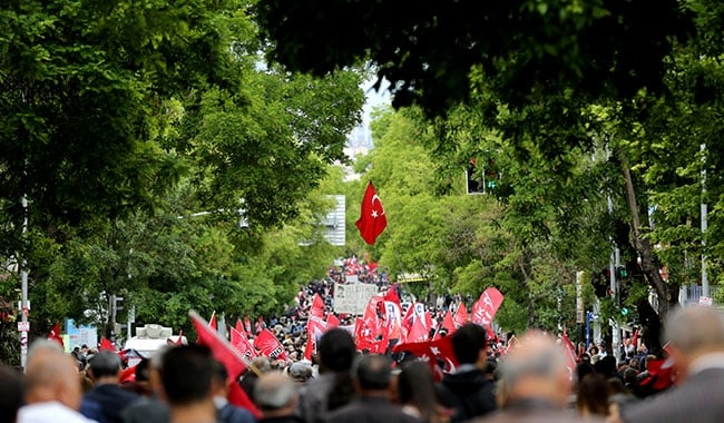 Türk milleti Ata'sına sahip çıktı! 5