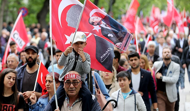 Türk milleti Ata'sına sahip çıktı! 9