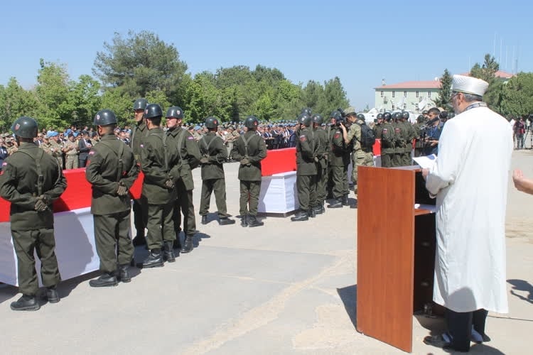 Şırnak şehitleri memleketlerine uğurlandı 1