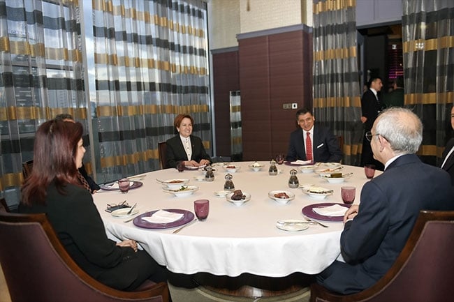 Akşener ve Kılıçdaroğlu iftar yemeğinde bir araya geldi 5