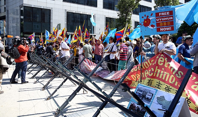 Brüksel'de Uygur Türkleri protestosu! 6