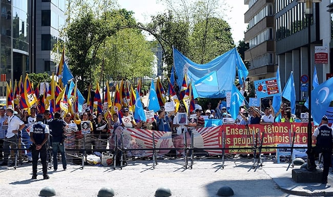 Brüksel'de Uygur Türkleri protestosu! 7