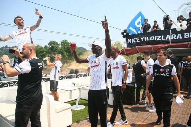 Beşiktaş şampiyonluğu böyle kutladı 11