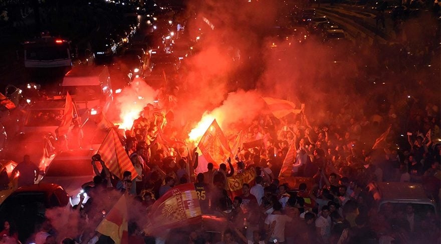 Göztepe yeniden Süper Lig'te! 1