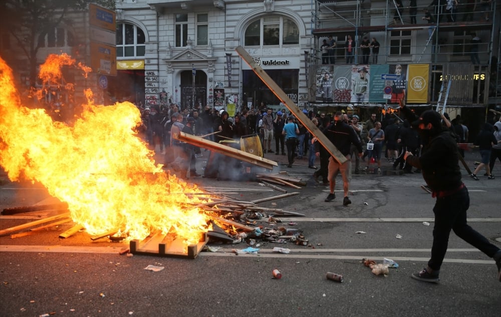 Hamburg'da gerilim tırmandı: Yüzlerce yaralı ve gözaltı var 10