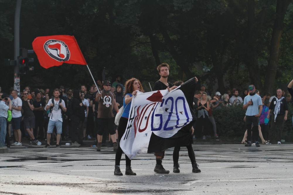 Hamburg'da gerilim tırmandı: Yüzlerce yaralı ve gözaltı var 2