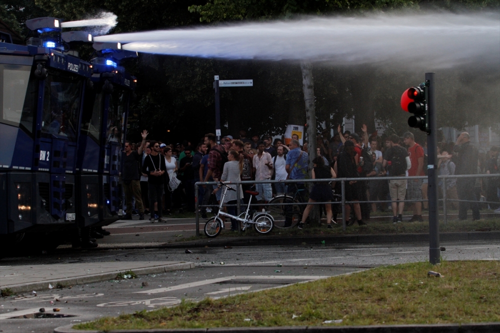 Hamburg'da gerilim tırmandı: Yüzlerce yaralı ve gözaltı var 3