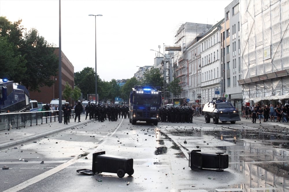 Hamburg'da gerilim tırmandı: Yüzlerce yaralı ve gözaltı var 6