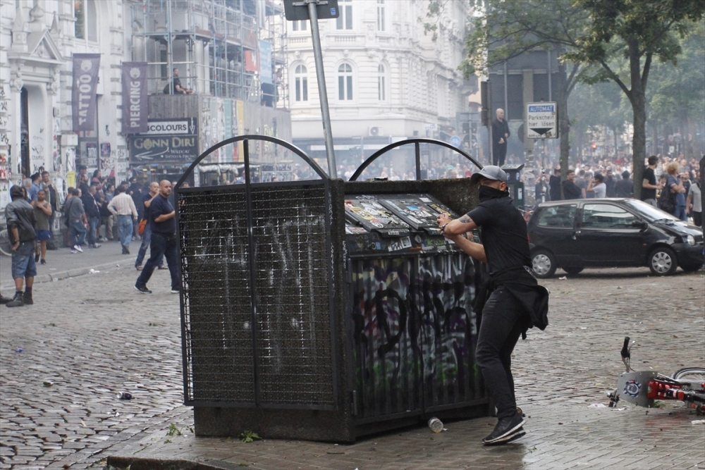 Hamburg'da gerilim tırmandı: Yüzlerce yaralı ve gözaltı var 8