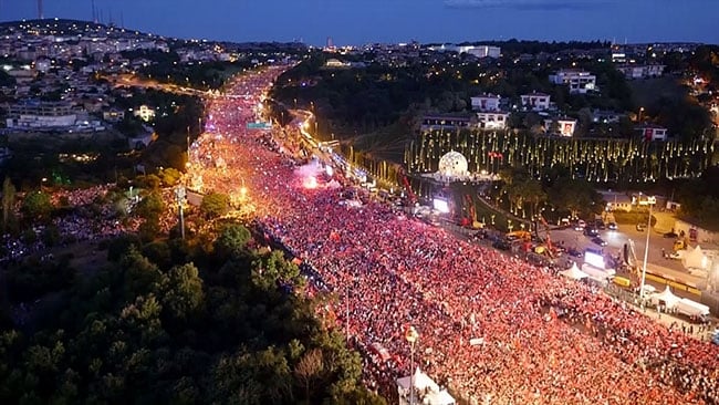 81 il 15 Temmuz şehitleri için tek yürek 3