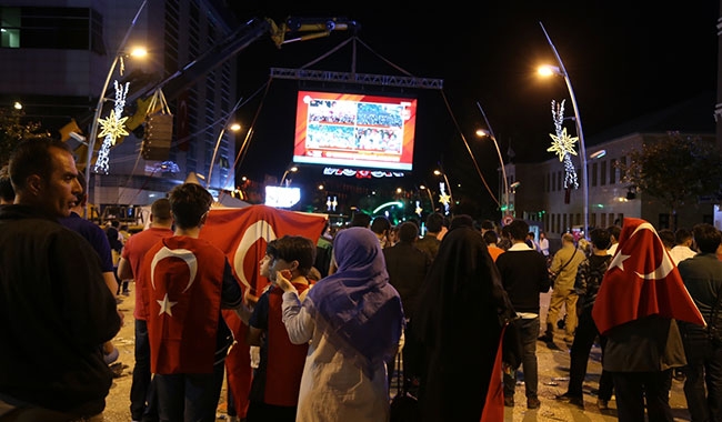 Dünya basını 15 Temmuz törenlerini böyle gördü 8