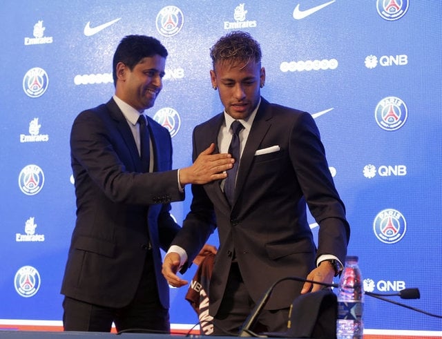 Neymar tarihi imzayı attı 3