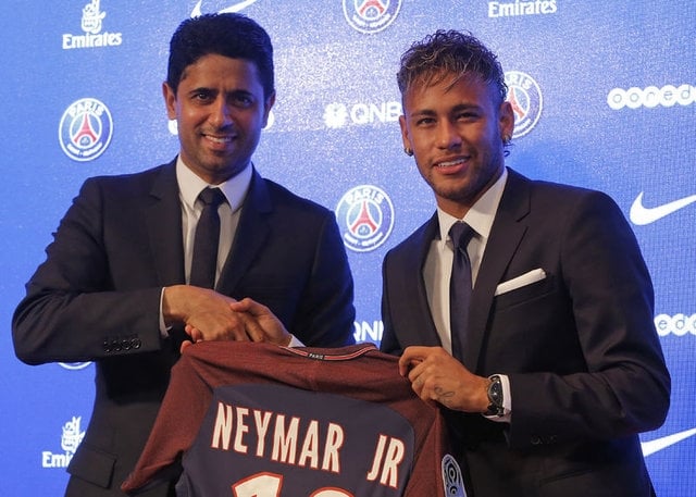 Neymar tarihi imzayı attı 6