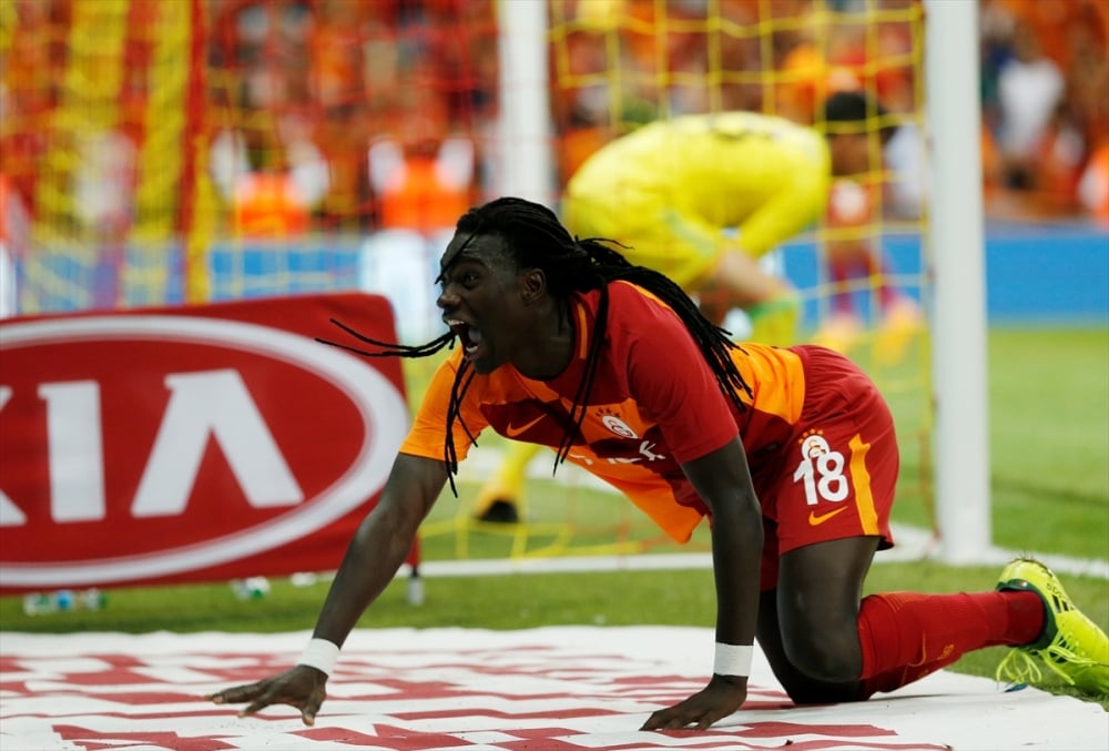 Gomis'e yapılan ırkçılığa Galatasaray taraftarı böyle cevap verdi! 1