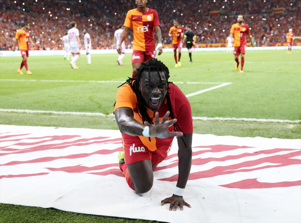 Gomis'e yapılan ırkçılığa Galatasaray taraftarı böyle cevap verdi! 2