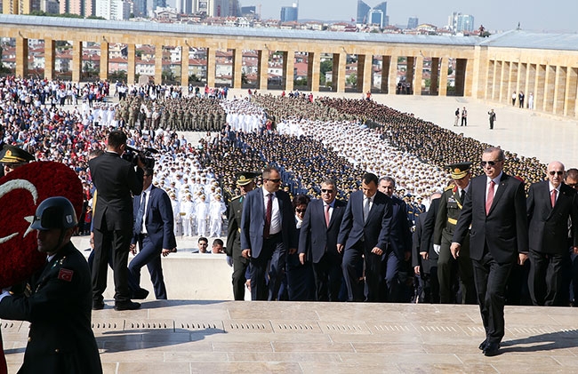 Devlet erkanı Anıtkabir'i ziyaret etti 5