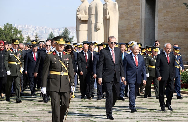 Devlet erkanı Anıtkabir'i ziyaret etti 9