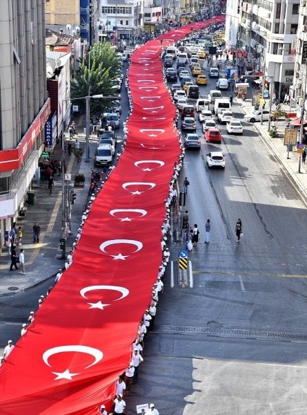 İzmir'in düşman işgalinden kurtuluşunun 95. yıl dönümünde bayrak rekoru! 3