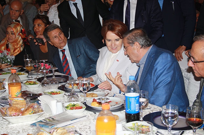 Akşener'in toplantısından en çarpıcı kareler 6