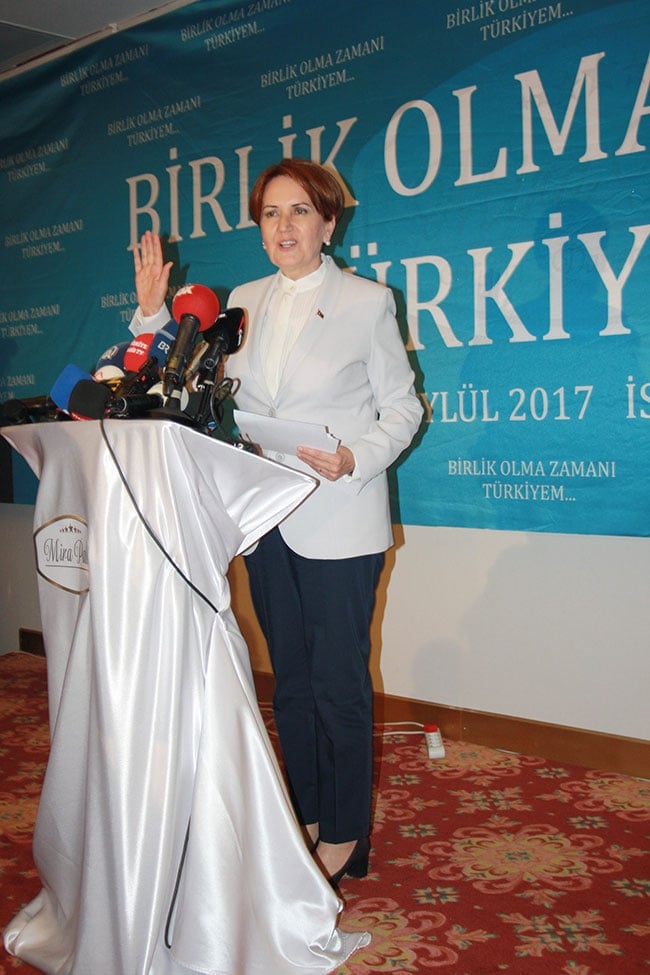 Akşener'in toplantısından en çarpıcı kareler 9