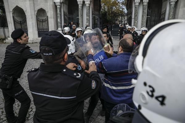 İstanbul Üniversitesi karıştı 1