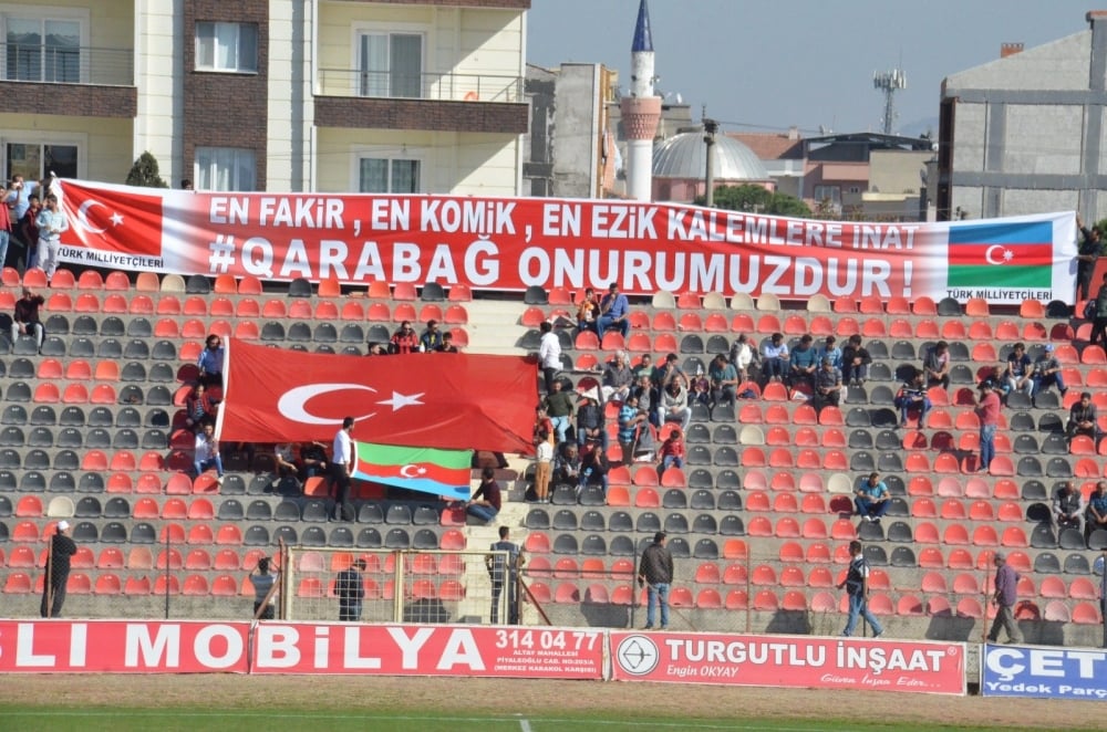 Sabah yazarı Mevlüt Tezel'e tribünlerden tepki! 1