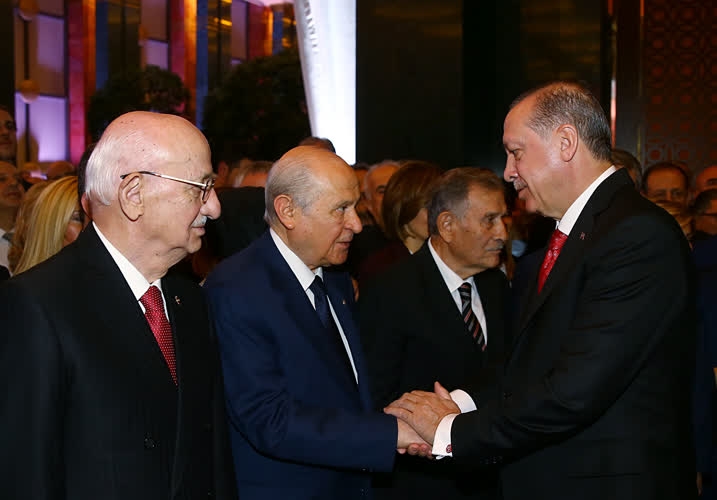 Erdoğan 29 Ekim resepsiyonunda Bahçeli'yle özel ilgilendi 11