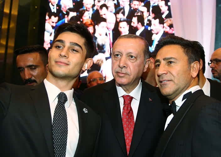 Erdoğan 29 Ekim resepsiyonunda Bahçeli'yle özel ilgilendi 12